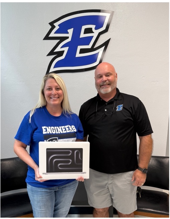 Tonya Beard, Estill County High School Kentucky GEAR UP instructor (left) and Jeremy Simpson, Estill County Schools Chief Information Officer (right.)
